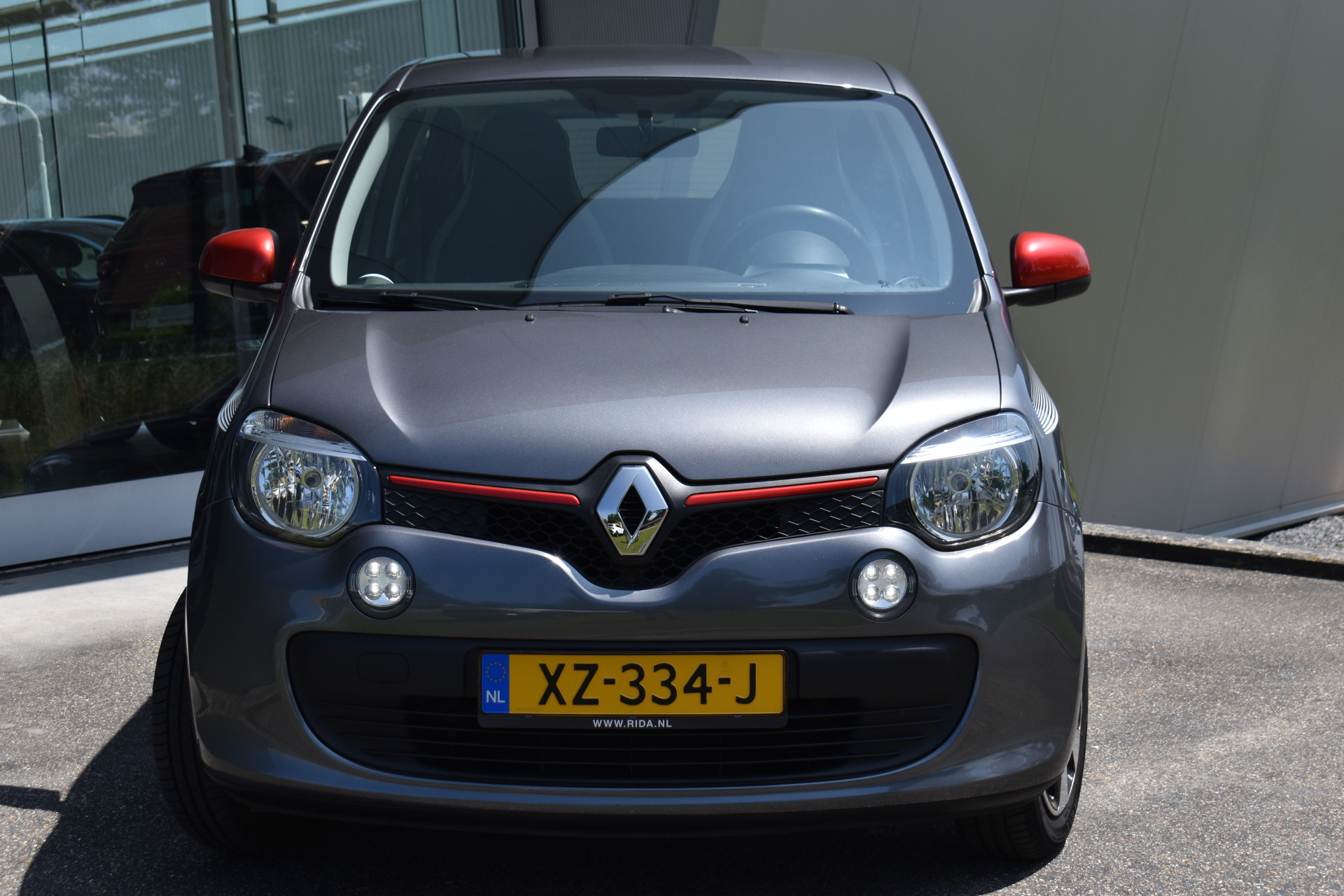34530022-2.jpg