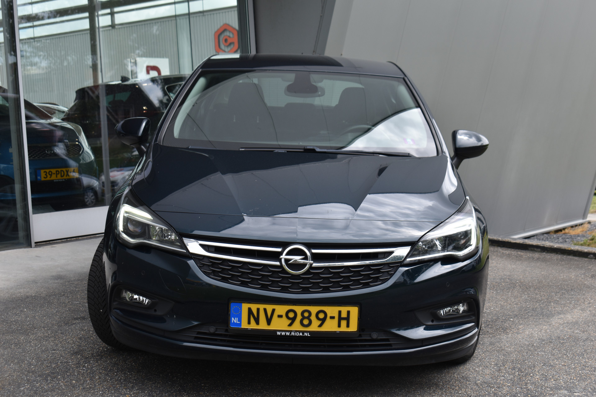 34898802-3.jpg