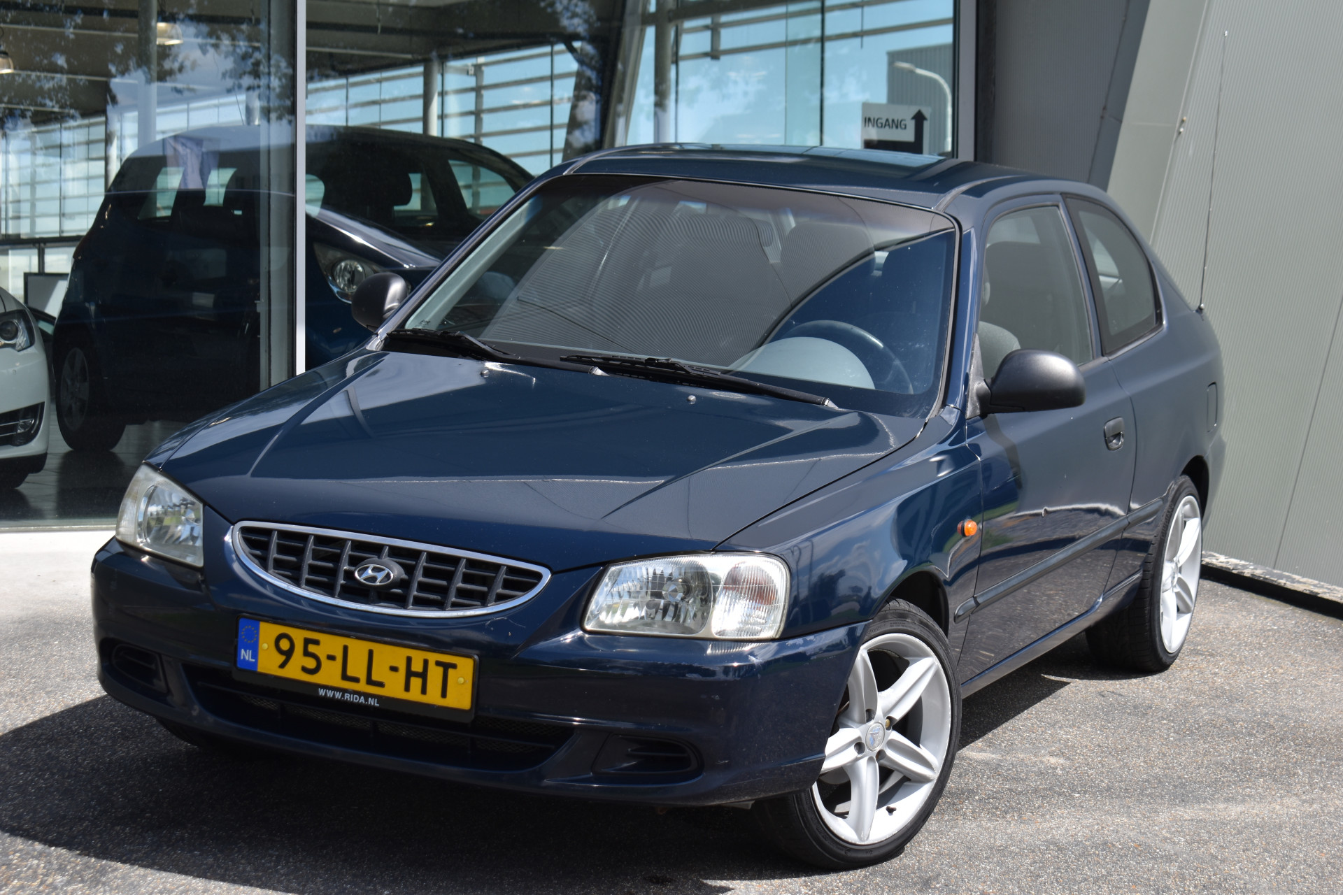 34974462-2.jpg