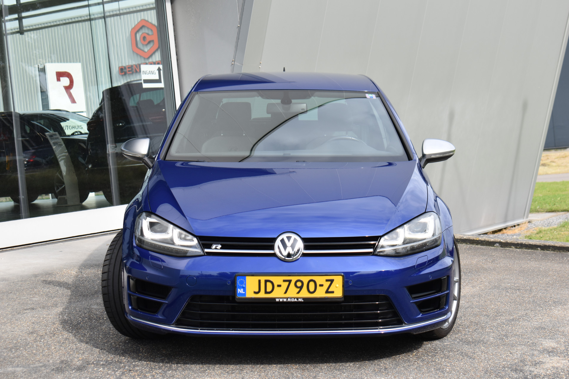 35088240-3.jpg