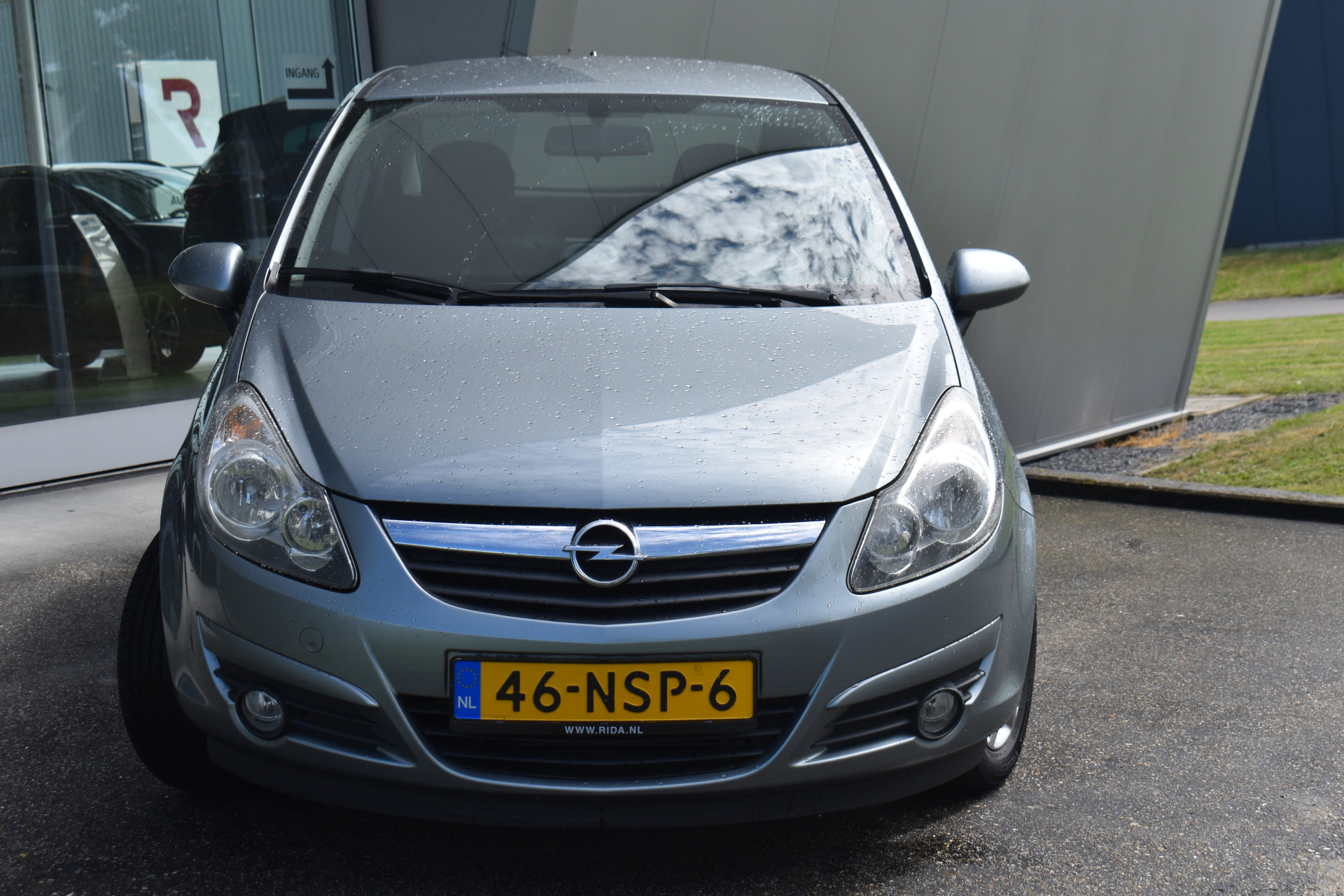 35164198-3.jpg