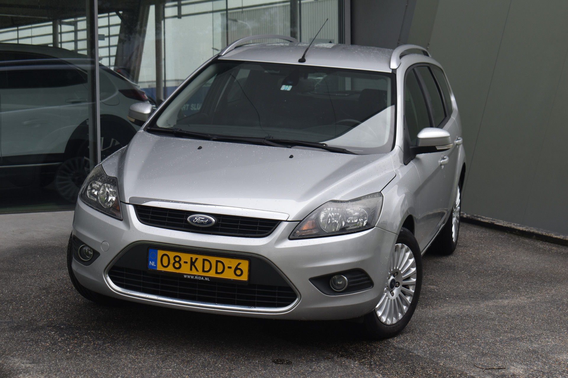 35250868-2.jpg