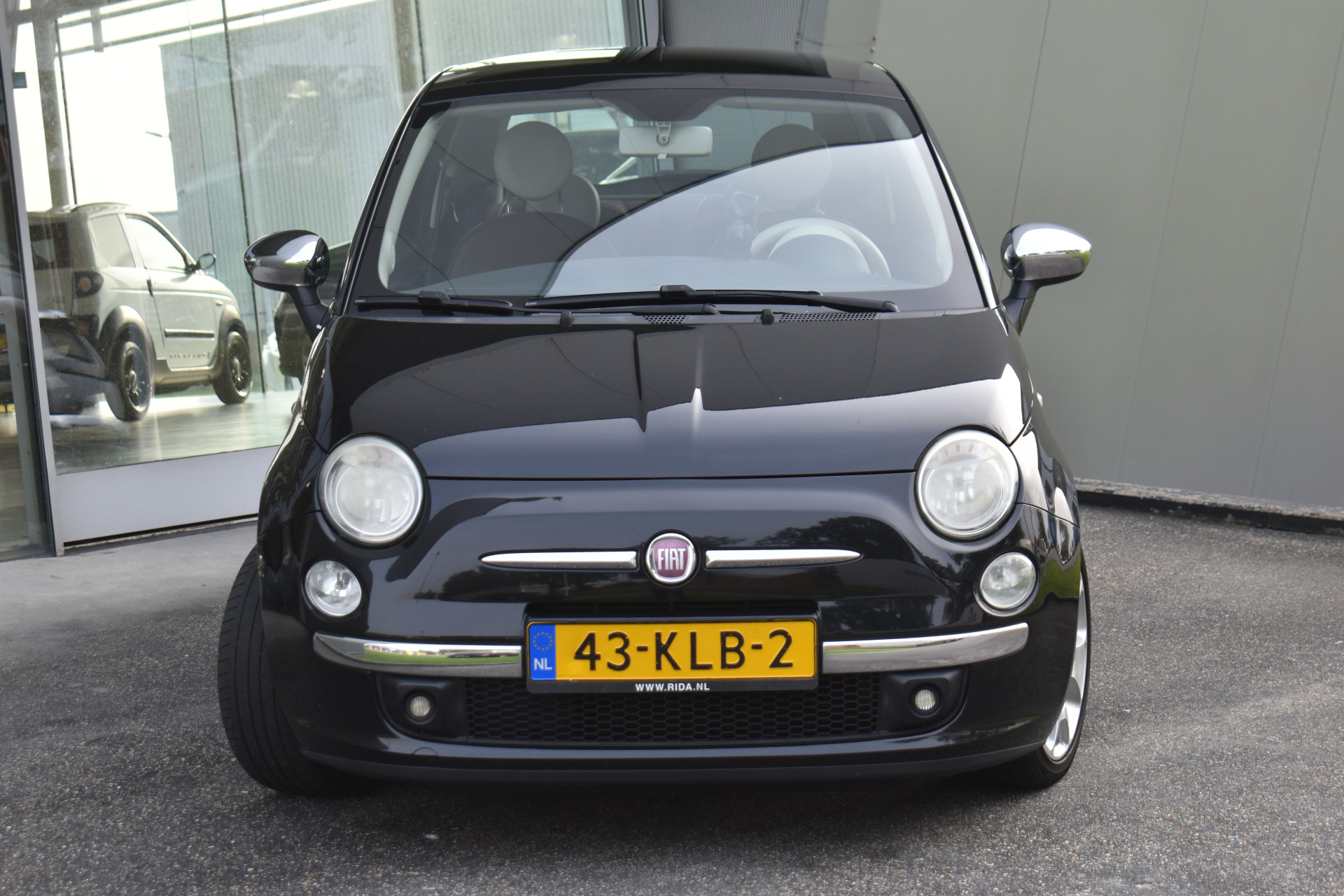 35514463-3.jpg