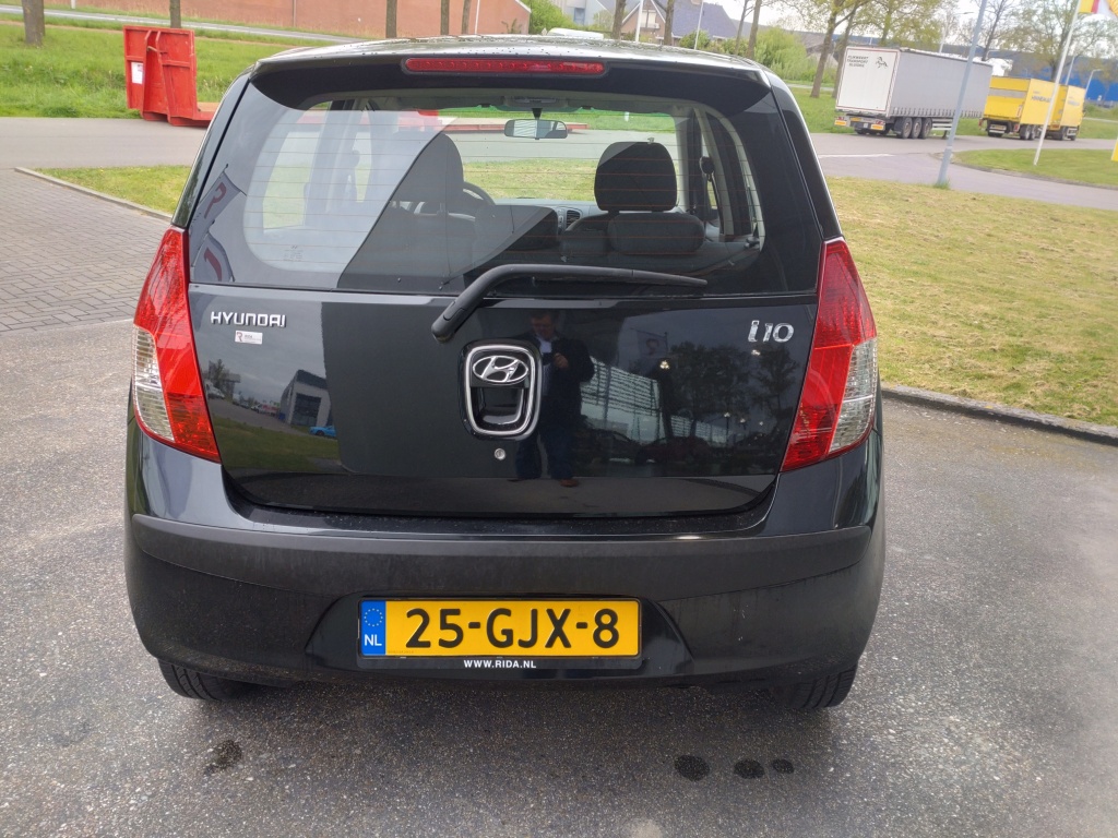 44310296-4.jpg