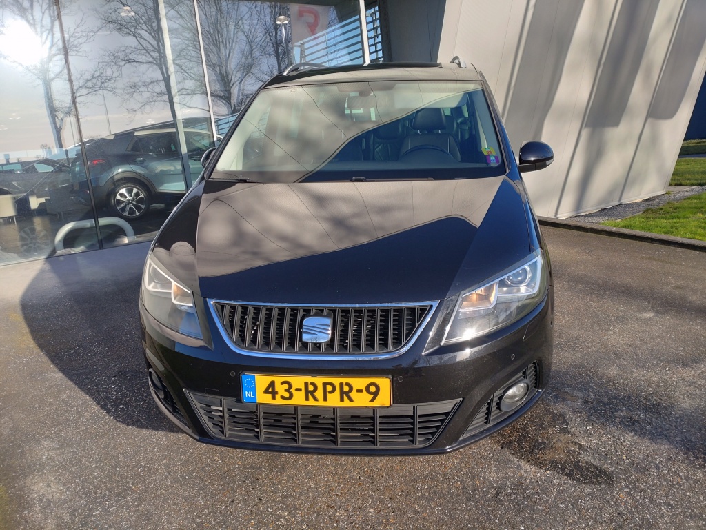 44538035-2.jpg