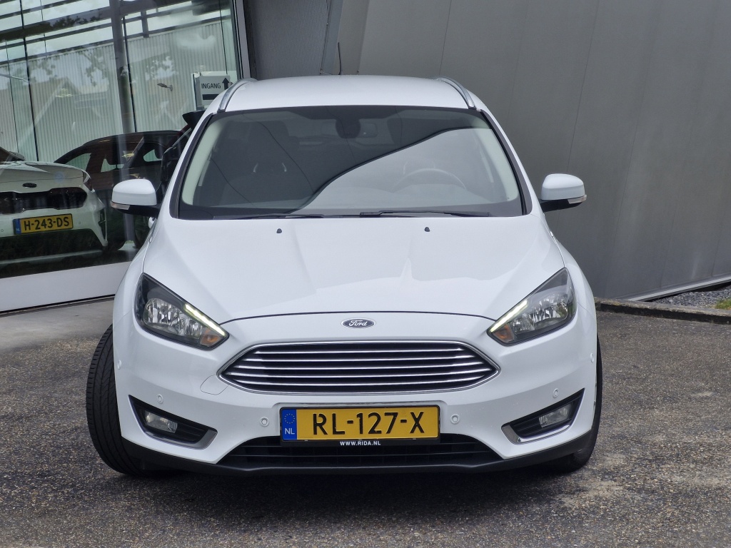 46182518-2.jpg