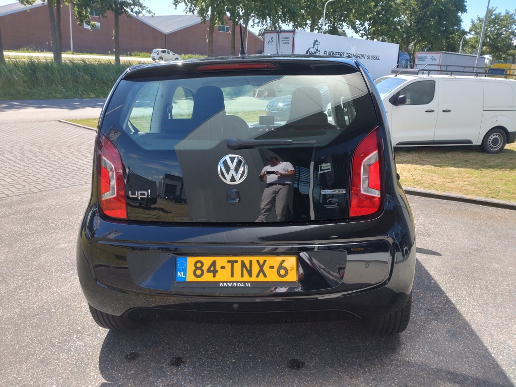 46311812-4.jpg