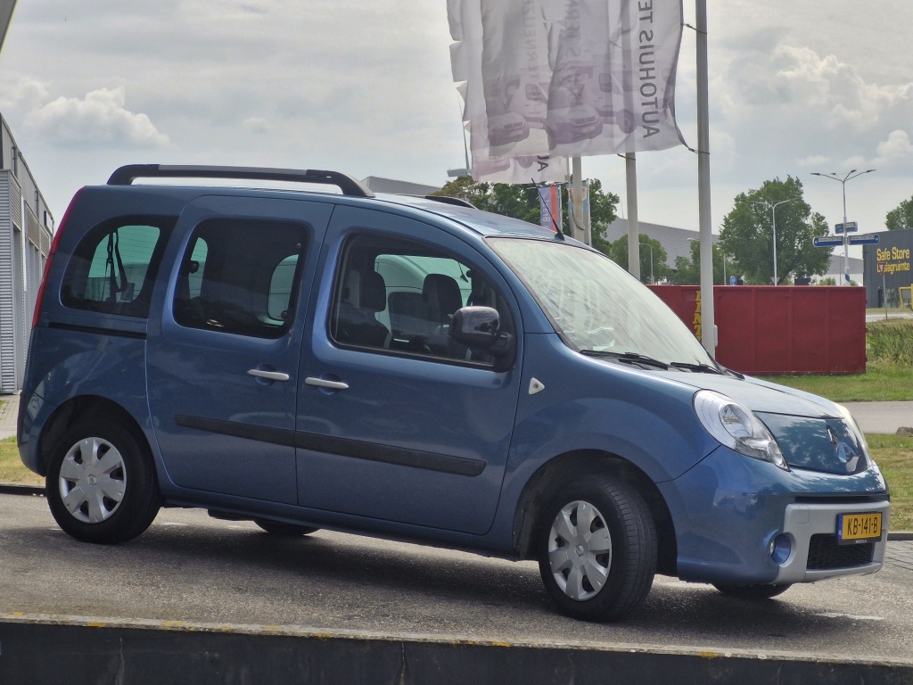 46651805-3.jpg