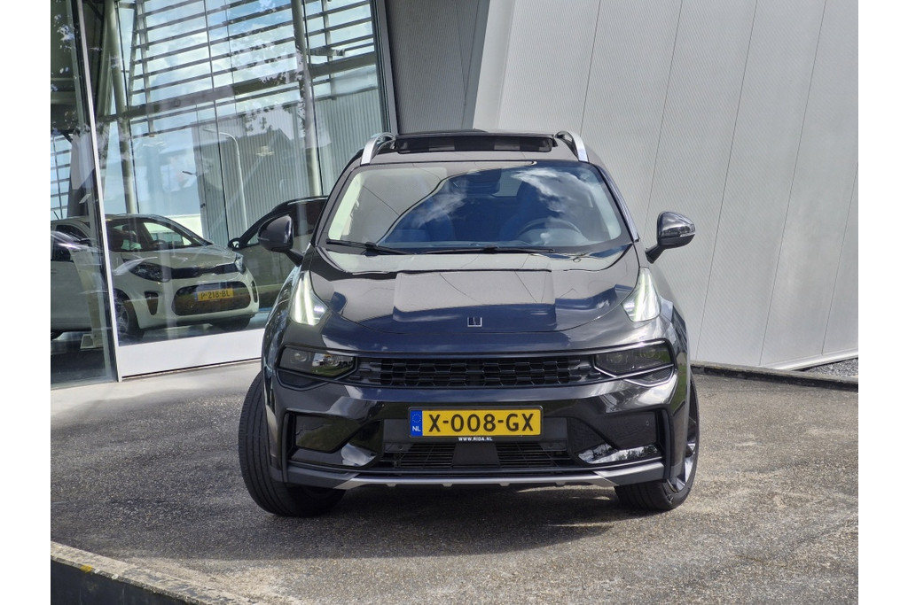 48109853-2.jpg
