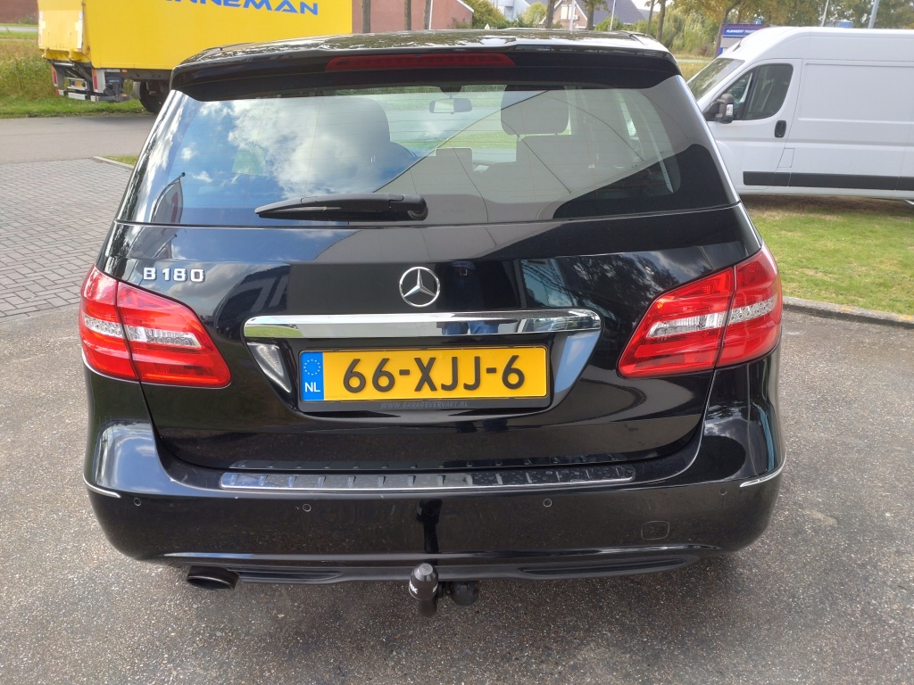 48253754-4.jpg