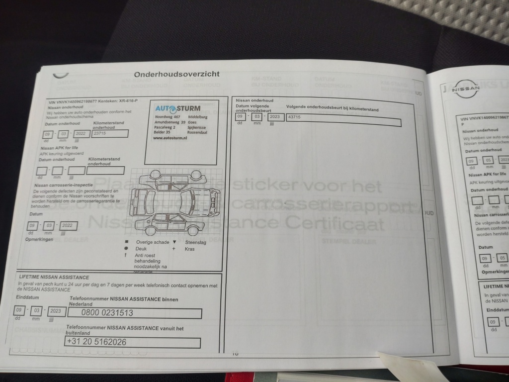 48376612-6.jpg