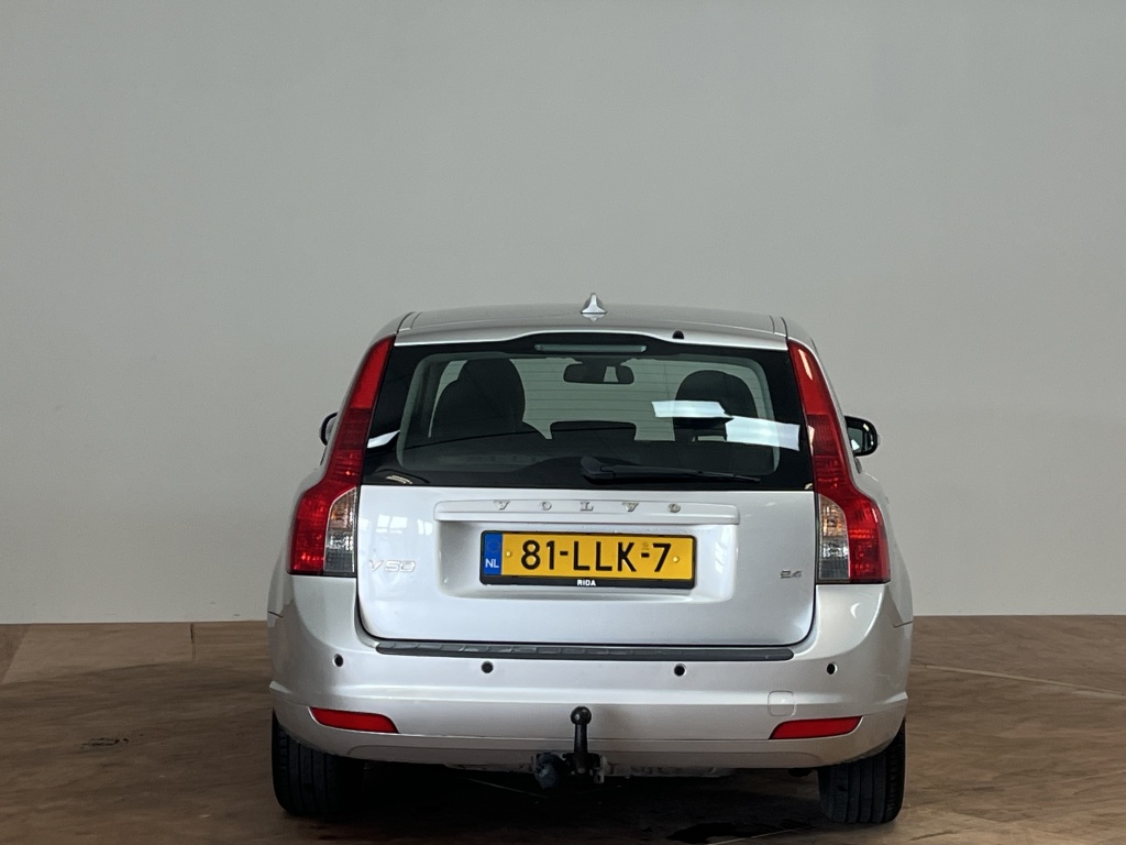 53254072-3.jpg